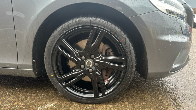 Volvo V40 D3 [4 Cyl 150] R DESIGN Pro 5dr Diesel Hatchback